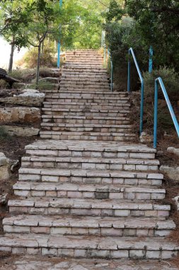 Merdiven bir bina ya da yapı unsurları olduğunu 