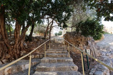 Merdiven bir bina ya da yapı unsurları olduğunu 