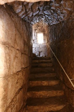 Merdiven bir bina ya da yapı unsurları olduğunu 