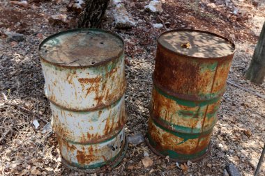 bir su varil ile natürmort 