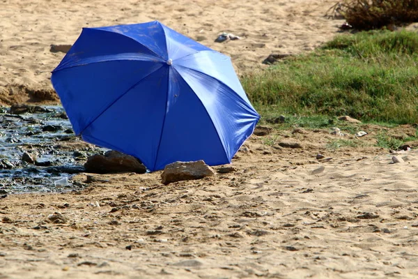 Зонтик Пляже Средиземном Море — стоковое фото