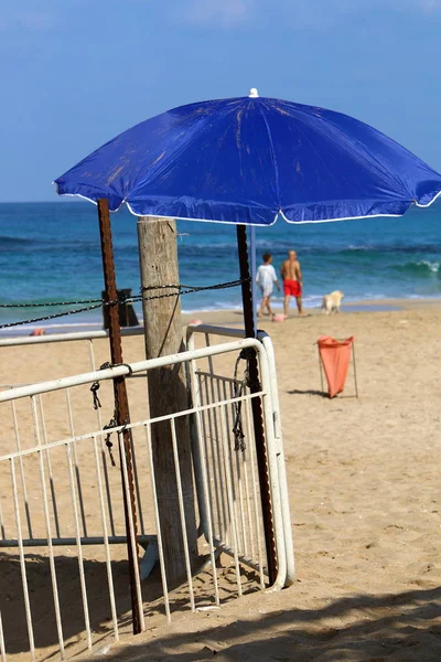 Parasol Sur Plage Sur Mer Méditerranée — Photo