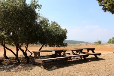 Kuzey İsrail bir açık şehir parkında bir Bank standları 