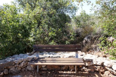 Kuzey İsrail bir açık şehir parkında bir Bank standları 