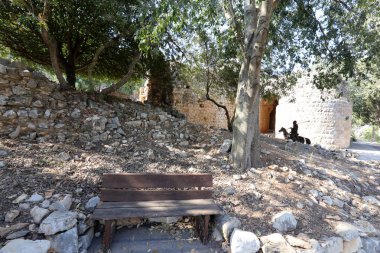 Kuzey İsrail bir açık şehir parkında bir Bank standları 