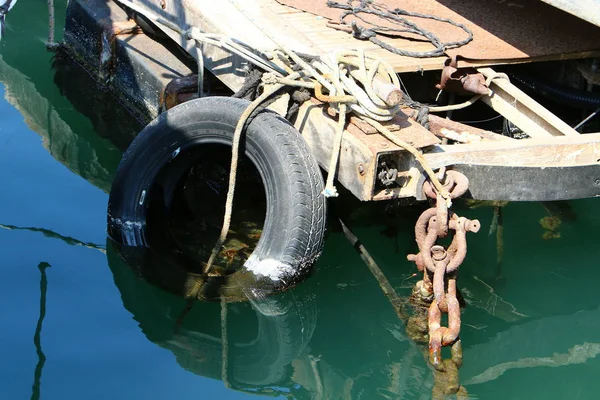 Amarre Lugar Especialmente Equipado Cerca Orilla Para Amarrar Barco Barcos — Foto de Stock