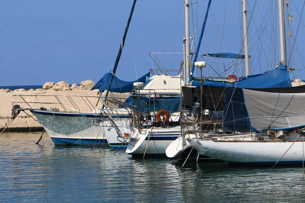 Amarre Lugar Especialmente Equipado Cerca Orilla Para Amarrar Barco Barcos — Foto de Stock