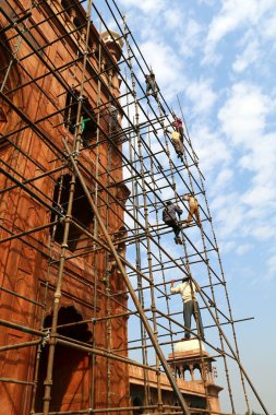 iş ve çalışma düzenlemeleri İsrail bir inşaat sahasında 