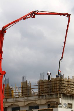 iş ve çalışma düzenlemeleri İsrail bir inşaat sahasında 