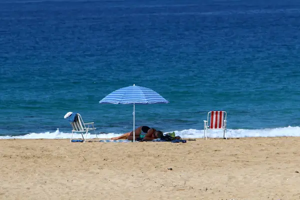 Homem Margens Mediterrâneo Norte Israel — Fotografia de Stock