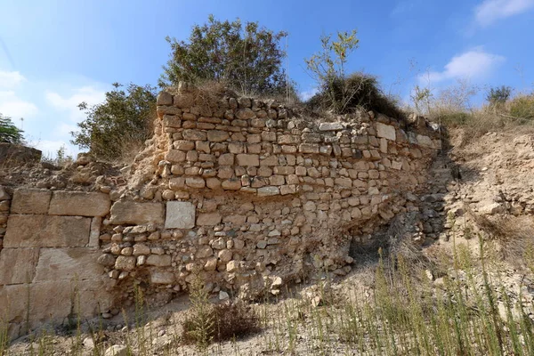 Ruínas Velhas Parede Pedra Uma Fortaleza Antiga — Fotografia de Stock