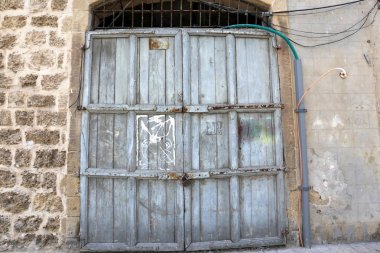 Kapı - diyafram girin ve tesislerinde çıkmak için duvardaki 