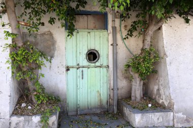 Kapı - diyafram girin ve tesislerinde çıkmak için duvardaki 