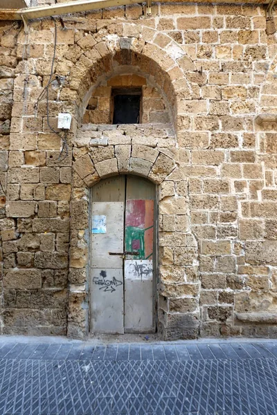 Kapı Diyafram Girin Tesislerinde Çıkmak Için Duvardaki — Stok fotoğraf
