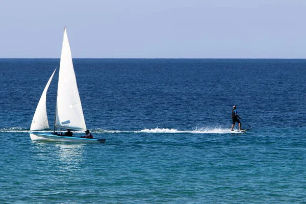 イスラエル共和国の州の北の地中海の海岸 — ストック写真