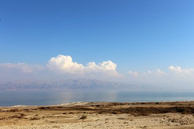 Ölülerin, Sodom deniz İsrail ve Ürdün Çölü'arasında yer alır 