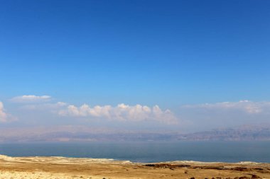 Ölülerin, Sodom deniz İsrail ve Ürdün Çölü'arasında yer alır 