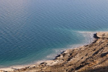 Ölülerin, Sodom deniz İsrail ve Ürdün Çölü'arasında yer alır 