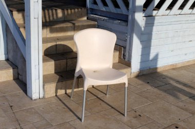 İsrail bir açık şehir parkında bir sandalye standları 