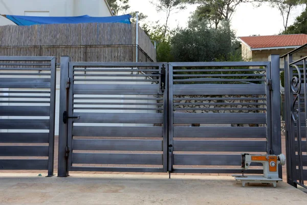 çit - çit şehir merkezinde 