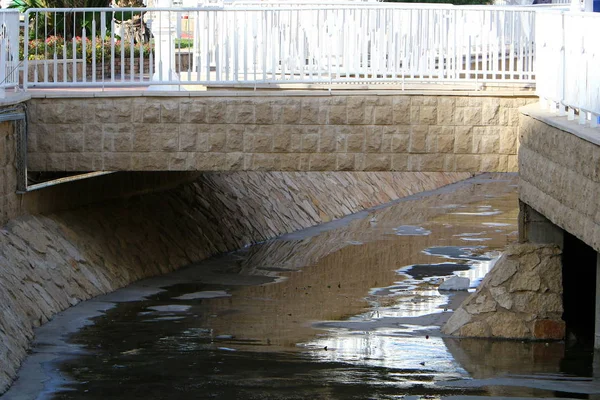 Bridge Konstgjord Struktur Restes Över Ett Hinder — Stockfoto