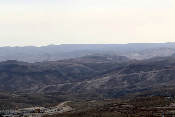 イスラエル共和国の領土と西岸の砂漠にあります — ストック写真