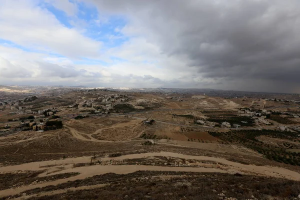 イスラエル共和国の領土と西岸の砂漠にあります — ストック写真