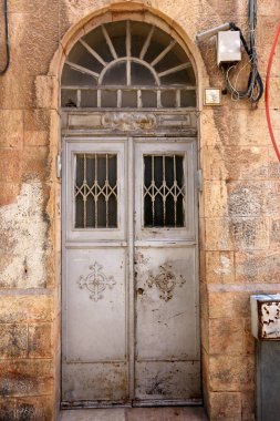 Kapı - diyafram girin ve tesislerinde çıkmak için duvardaki 