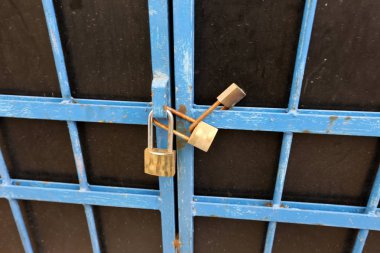 Kapı - diyafram girin ve tesislerinde çıkmak için duvardaki 