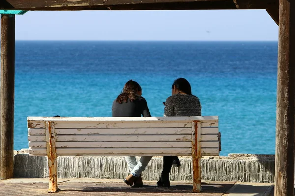 Banco Que Descansa Las Orillas Del Mar Mediterráneo Norte Israel — Foto de Stock