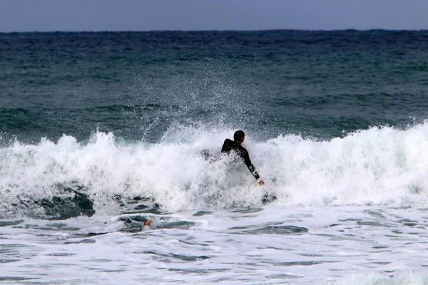 Surfen Paardrijden Golven Het Middellandse Zeegebied Speciale Lichte Boards — Stockfoto