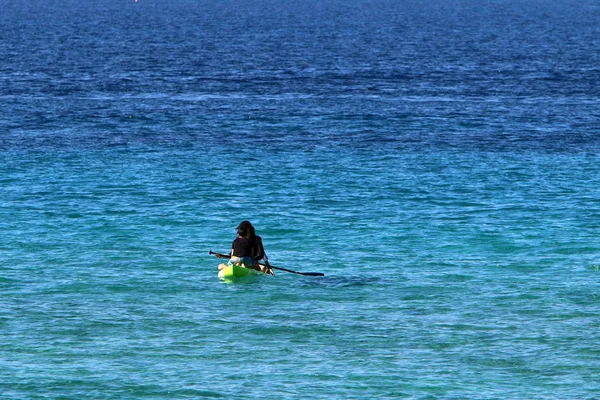 Hombre Las Orillas Del Mediterráneo Norte Israel — Foto de Stock