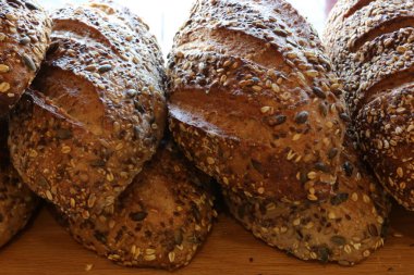 ekmek ve pastane ürünleri satan mağaza 