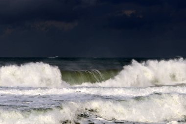 fırtına ve Akdeniz'de Kuzey İsrail rüzgarda 