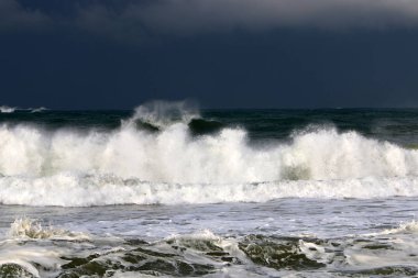 fırtına ve Akdeniz'de Kuzey İsrail rüzgarda 
