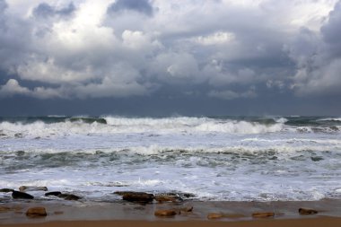 fırtına ve Akdeniz'de Kuzey İsrail rüzgarda 