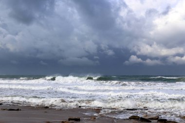 fırtına ve Akdeniz'de Kuzey İsrail rüzgarda 
