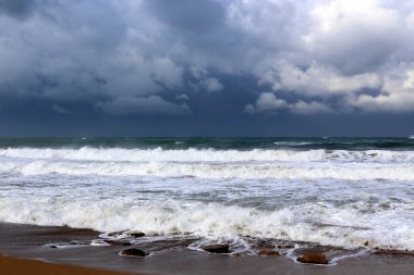 fırtına ve Akdeniz'de Kuzey İsrail rüzgarda 