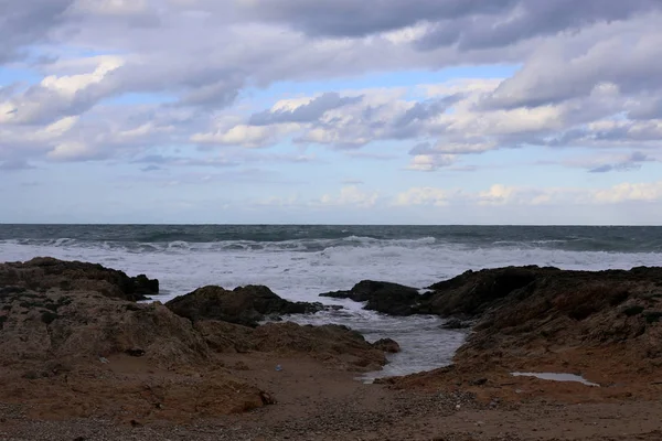 Coasta Piatră Mării Mediteraneene Din Nordul Israelului — Fotografie, imagine de stoc