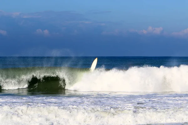 Surfing Ιππασίας Κύματα Της Μεσογείου Ειδικό Φως Πίνακες — Φωτογραφία Αρχείου