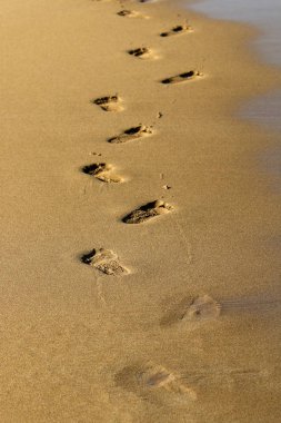 Kumdaki Kuzey İsrail'Akdeniz kıyısında 