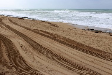 Kumdaki Kuzey İsrail'Akdeniz kıyısında 