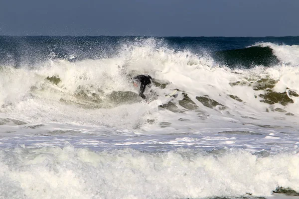 Surf Cavalgando Ondas Mediterrâneo Placas Luz Especiais — Fotografia de Stock