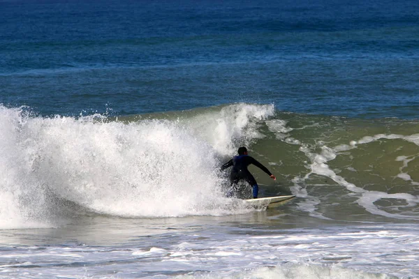 Surf Cavalgando Ondas Mediterrâneo Placas Luz Especiais — Fotografia de Stock