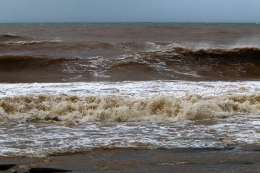 fırtına ve Akdeniz'de Kuzey İsrail rüzgarda 
