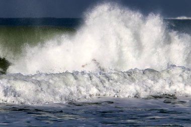 fırtına ve Akdeniz'de Kuzey İsrail rüzgarda 