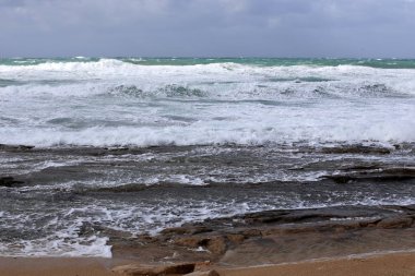 fırtına ve Akdeniz'de Kuzey İsrail rüzgarda 
