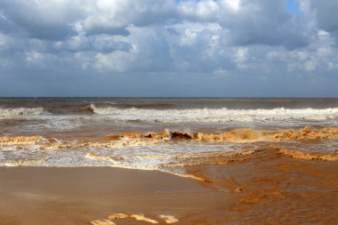 fırtına ve Akdeniz'de Kuzey İsrail rüzgarda 
