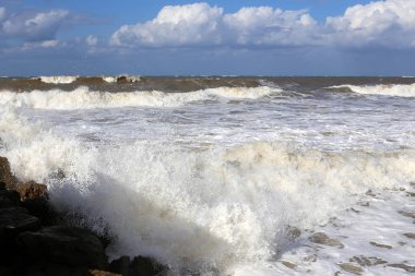 fırtına ve Akdeniz'de Kuzey İsrail rüzgarda 