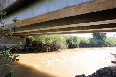 Köprü - yapay bir yapı inşa engel 